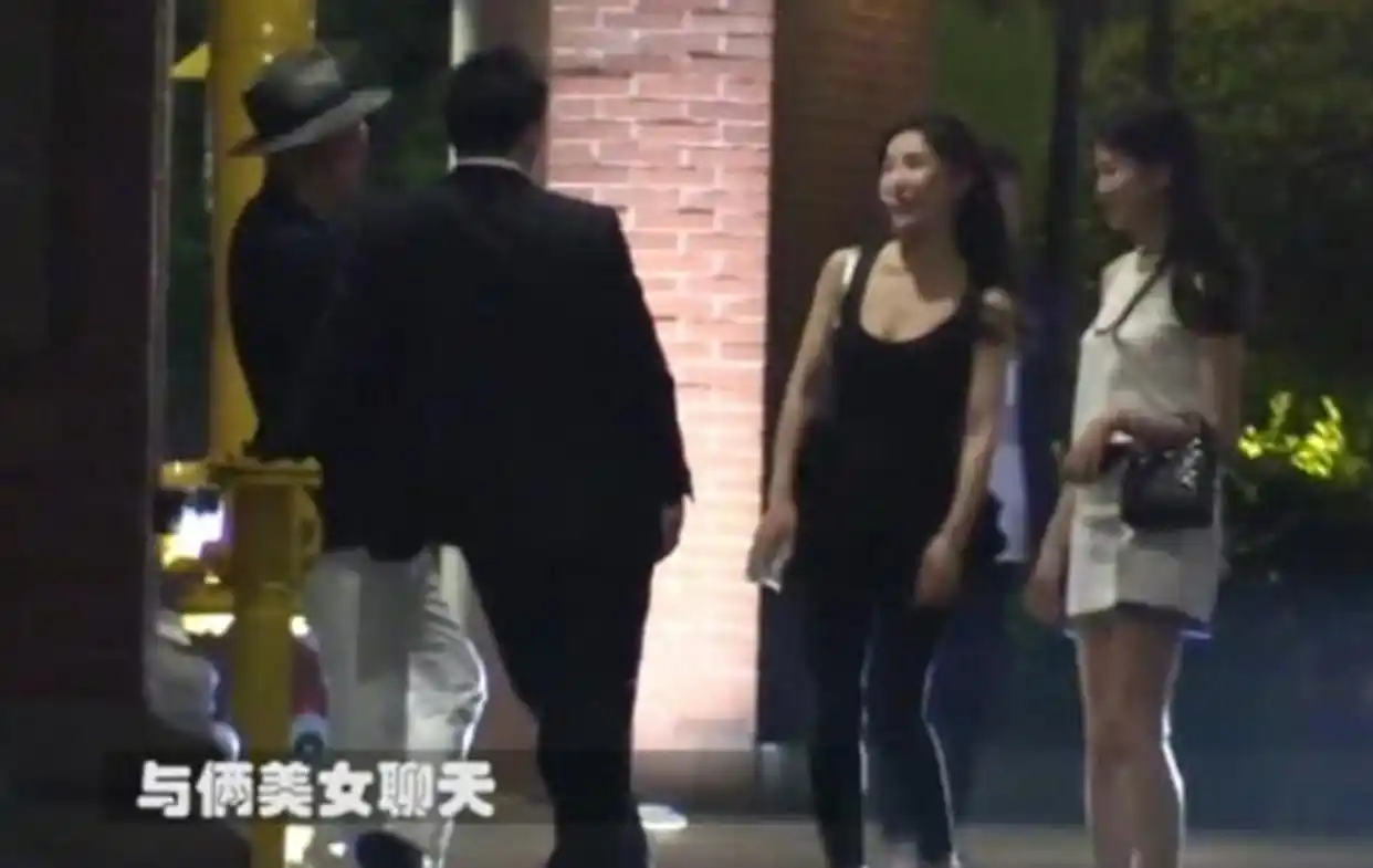 徐峥游泳_陶虹游泳运动员_陶虹游泳冠军徐峥
